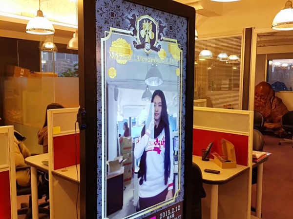 扣像拍照互動(dòng)系統(tǒng)-蘇州好奇數(shù)字科技