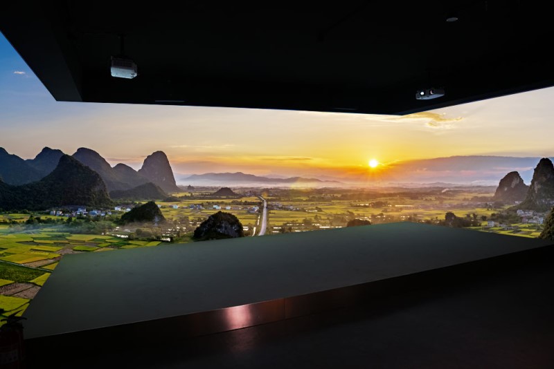 展廳多媒體展項折幕投影設(shè)計解決方案-蘇州好奇數(shù)字科技