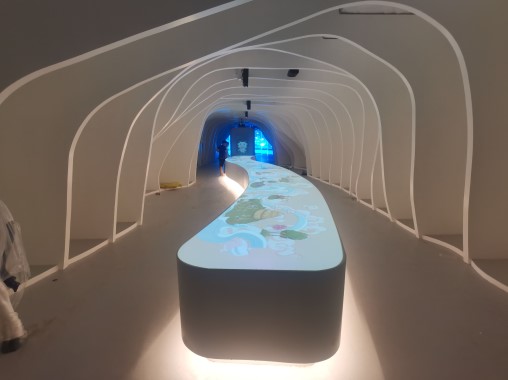 霍格沃茲互動(dòng)投影桌-桌面互動(dòng)投影-好奇數(shù)字科技