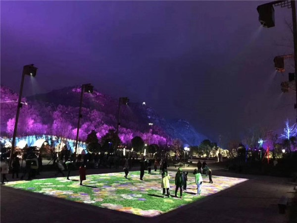 地面互動投影-好奇數(shù)字科技